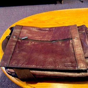 kenneth cole reaction leather messenger bag